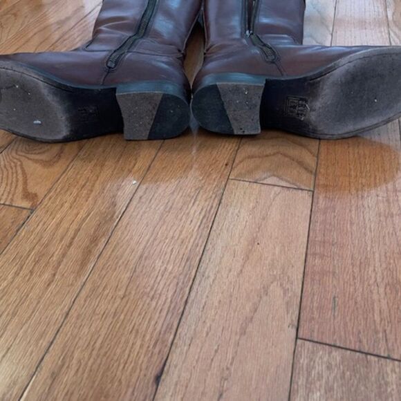 FRYE Women's Melissa Tab Tall Riding Boot, Redwood color 6 M US - Picture 7 of 7